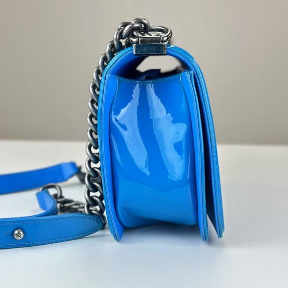 Chanel Blue Patent Leather Medium Boy Bag Shoulder Bag Crossbody - Picture 4 of 9